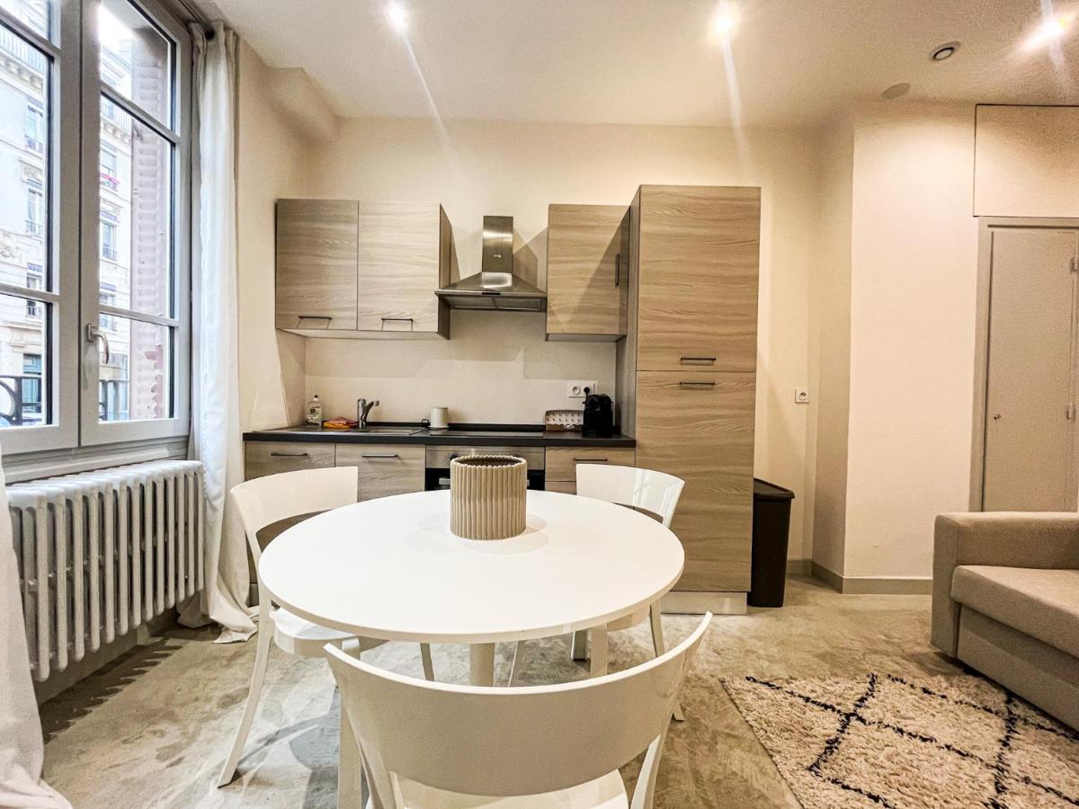 Suite Onyx Lyon Exterior photo